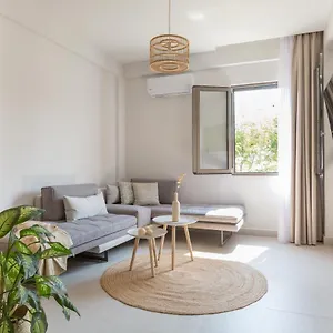 https://calmare.rethymnohotels.net